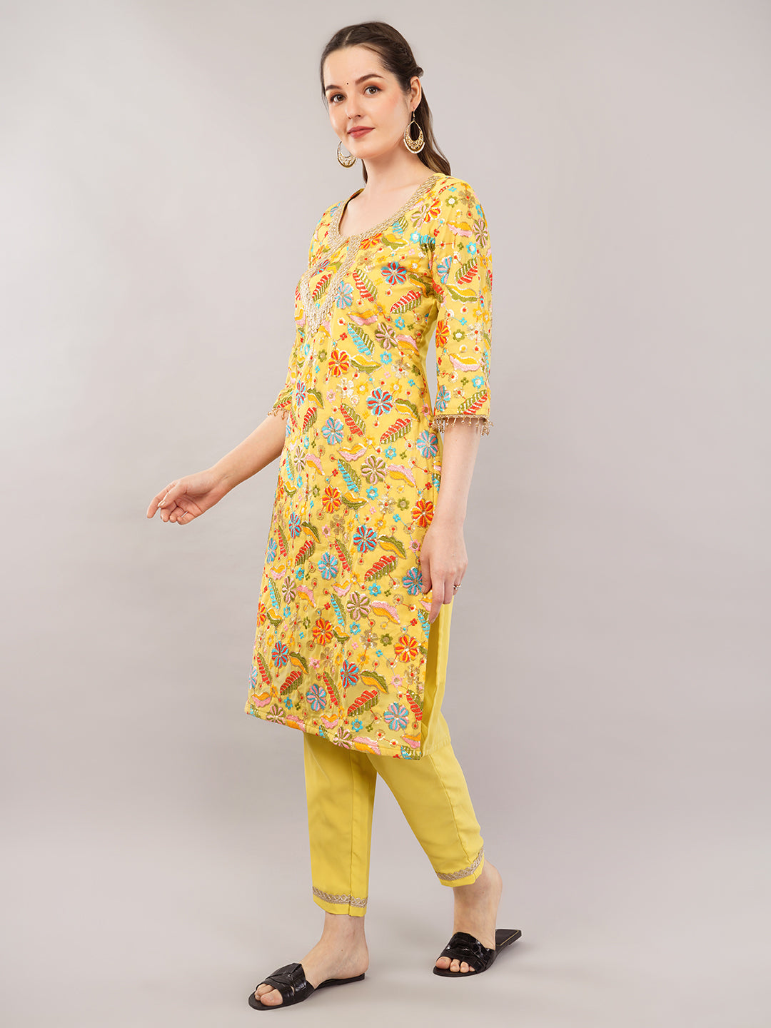 Embroidery work kurti set