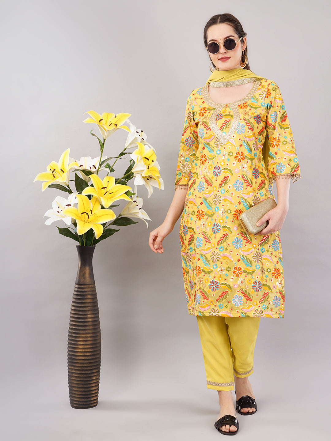 Embroidery work kurti set