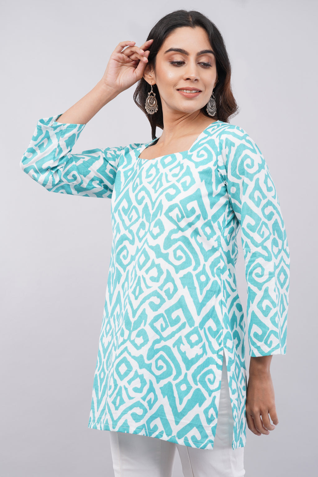 Cotton short kurti with lace detail